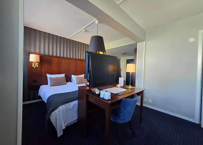 Vaenerport Stadshotell I Mariestad